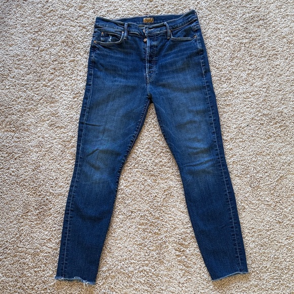 MOTHER Denim - MOTHER The Stunner Ankle Fray Jeans Size 31 Dark Wash Raw Hem